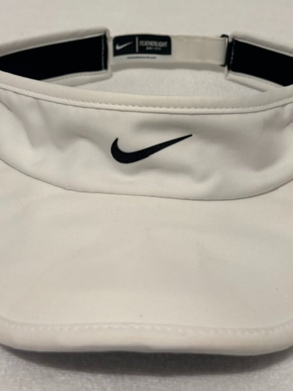 NWOT - Nike White & Black Featherlight DRI-FIT Women's Visor